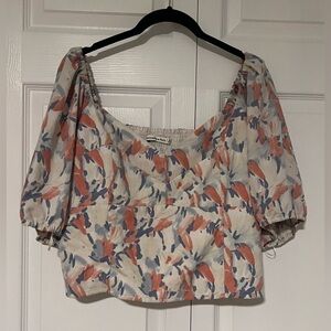 Abercrombie & Fitch Short Sleeve Peasant Crop Top